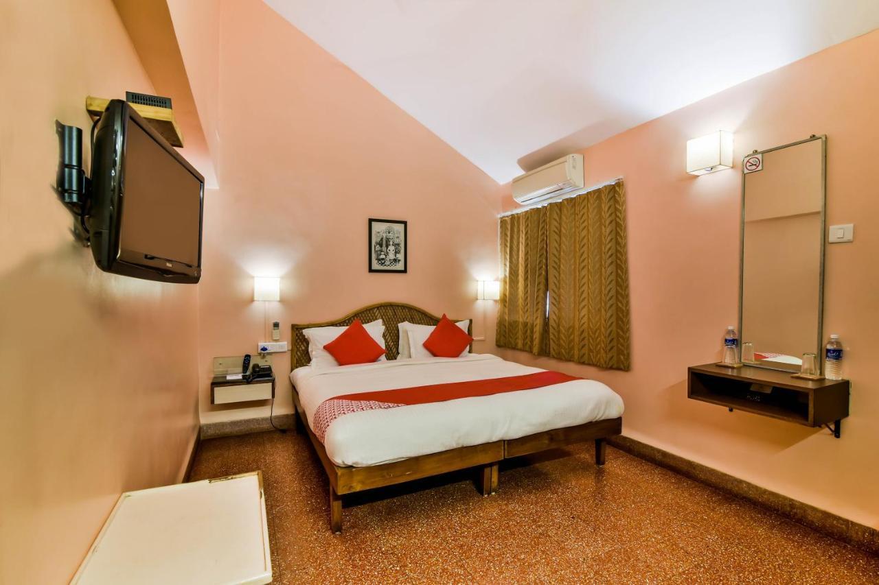 Oyo 807 Hotel Gopika International Goa ภายนอก รูปภาพ