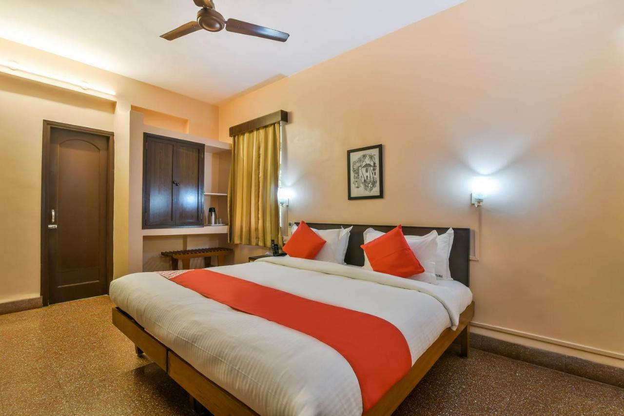 Oyo 807 Hotel Gopika International Goa ภายนอก รูปภาพ