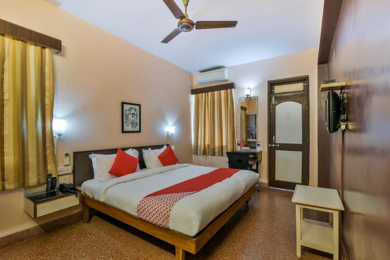 Oyo 807 Hotel Gopika International Goa ภายนอก รูปภาพ