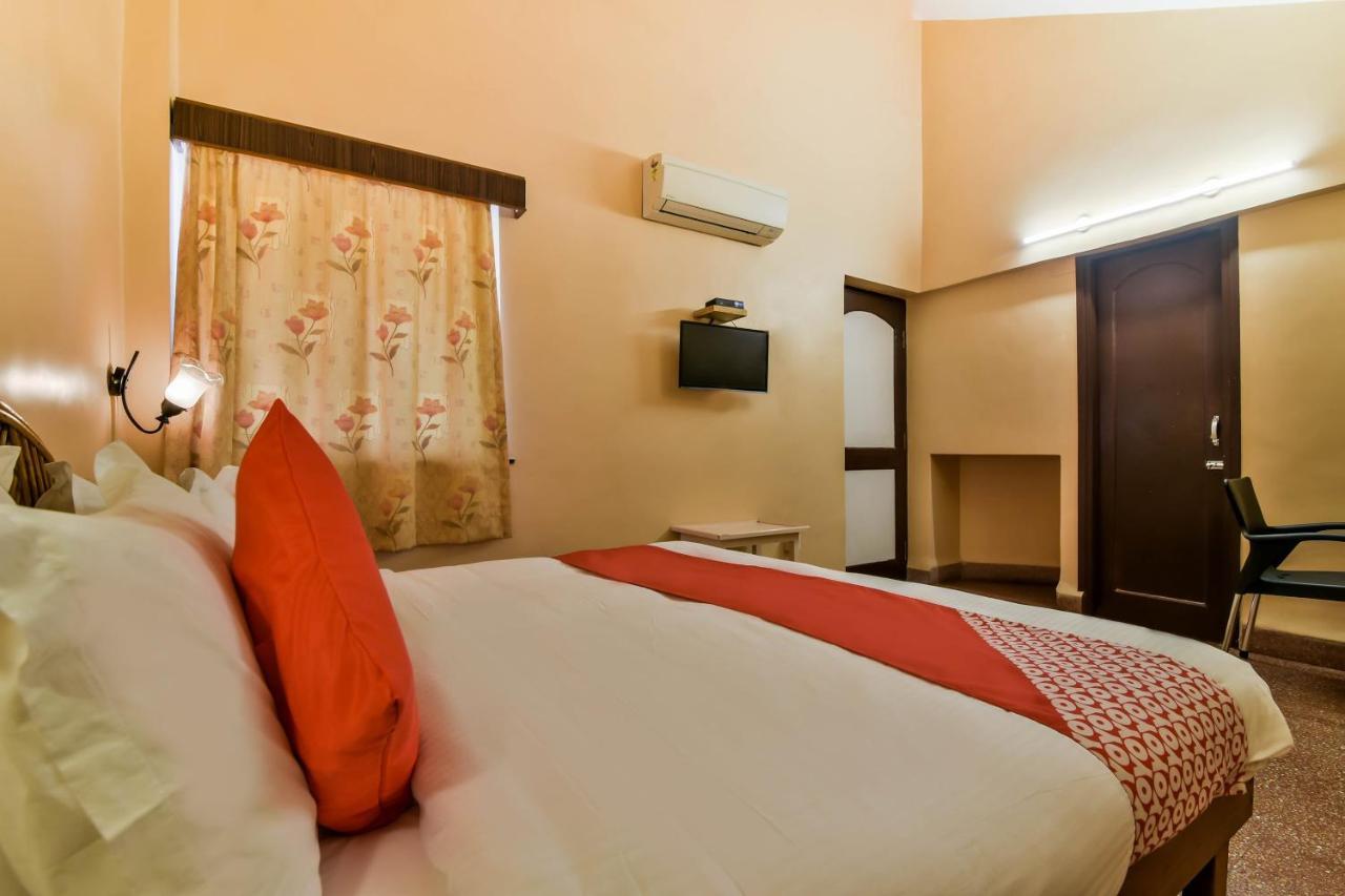 Oyo 807 Hotel Gopika International Goa ภายนอก รูปภาพ