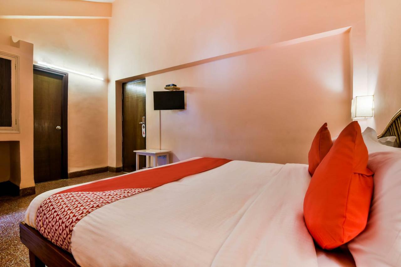 Oyo 807 Hotel Gopika International Goa ภายนอก รูปภาพ