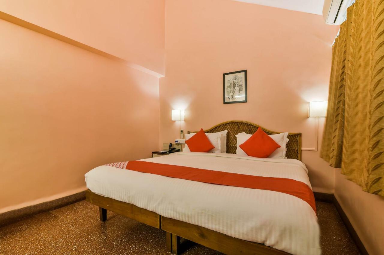 Oyo 807 Hotel Gopika International Goa ภายนอก รูปภาพ